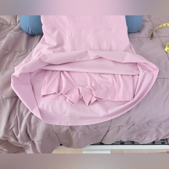 ALO YOGA - Alosoft Courtside Tennis Dress (Sugarplum) - Picture 11 of 13